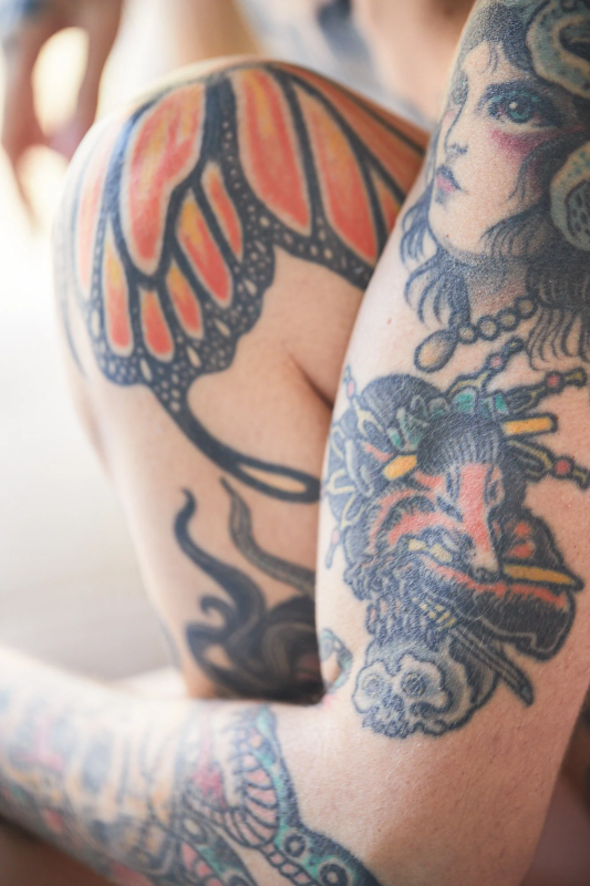 Methods to preserve tattoo ink color